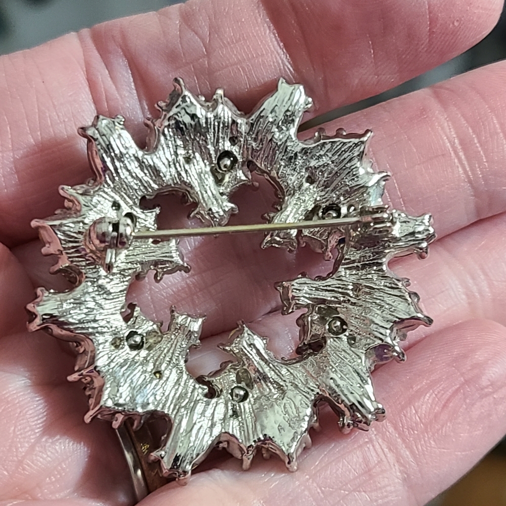 Vintage Blue Silver Rhinestone 3D Wreath Round Brooch Leafs Estate Vtg Euc - Picture 9 of 9